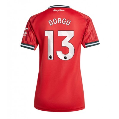 Manchester United Patrick Dorgu #13 Hjemmedrakt Dame 2025-26 Kortermet Manchester United Patrick Dorgu #13 Hjemmedrakt Dame 2025-26 Kortermet